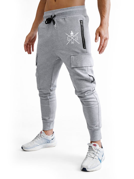 Cargo Trainerhose Herren Grau von Gym Generation – Seitenansicht mit Reissverschlusstasche, Cargo-Design und sportlicher Passform