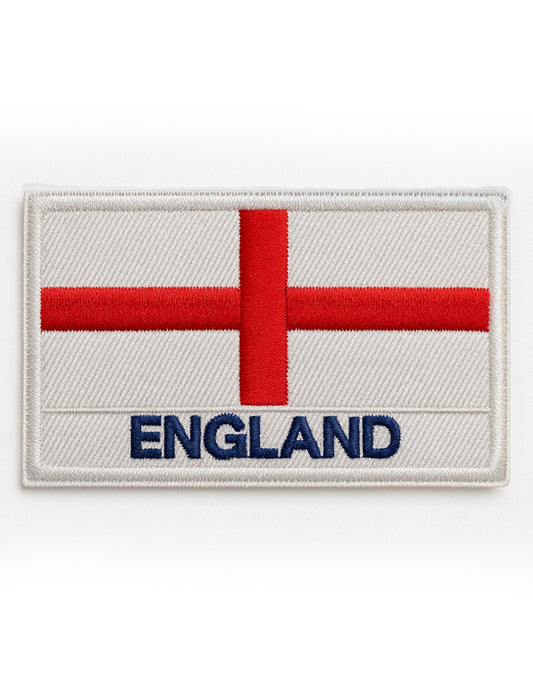 England Flag Patch mit St. George Cross, hochwertiger Stickpatch mit rotem Kreuz und blauem England-Schriftzug auf weissem Hintergrund, ideal für Rucksäcke, Tactical Gear, Sportfans und UK-Community.