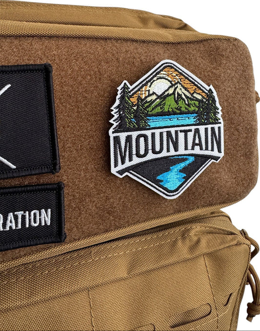 Rucksack Beige von Gym Generation – Strapazierfähiger 45L Gym Rucksack mit Klettfläche, Geheimfach und Flaschenhaltern, ideal für Training und Alltag.