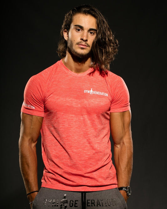 Mann in rotem Gym Generation T-Shirt für einen stylischen und sportlichen Look