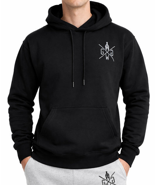 Schwarzer Herren Gym Hoodie von Gym Generation mit Kapuze und dezentem Brustlogo, Frontansicht im Studio