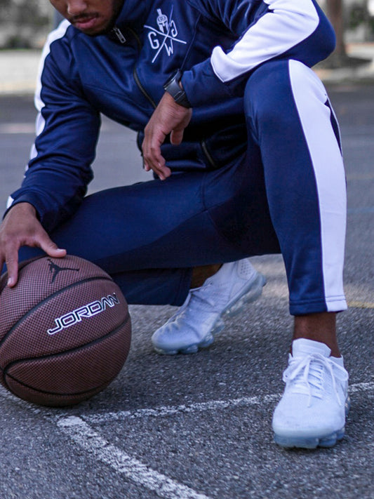 Hochwertige Gym Generation Sporthose in Navy Blau mit sicherem Halt und Reißverschlusstaschen