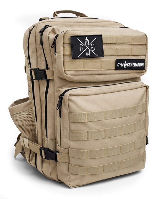 Beiger 45L Fitness- und Reiserucksack von Gym Generation mit MOLLE-System, Fronttaschen, seitlichem Mesh-Fach und Klettfläche für Patches.