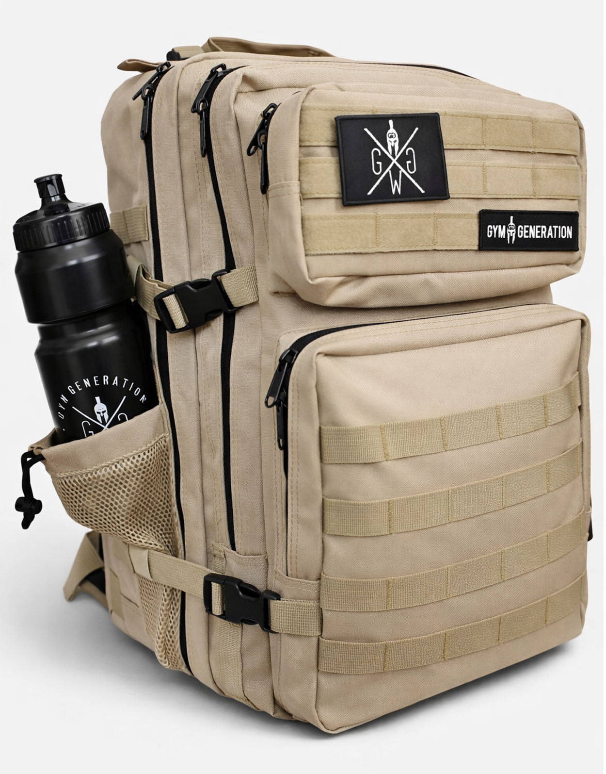 Beiger 45L Fitness- und Reiserucksack von Gym Generation mit MOLLE-System, Front- und Seitentaschen sowie seitlichem Flaschenhalter.