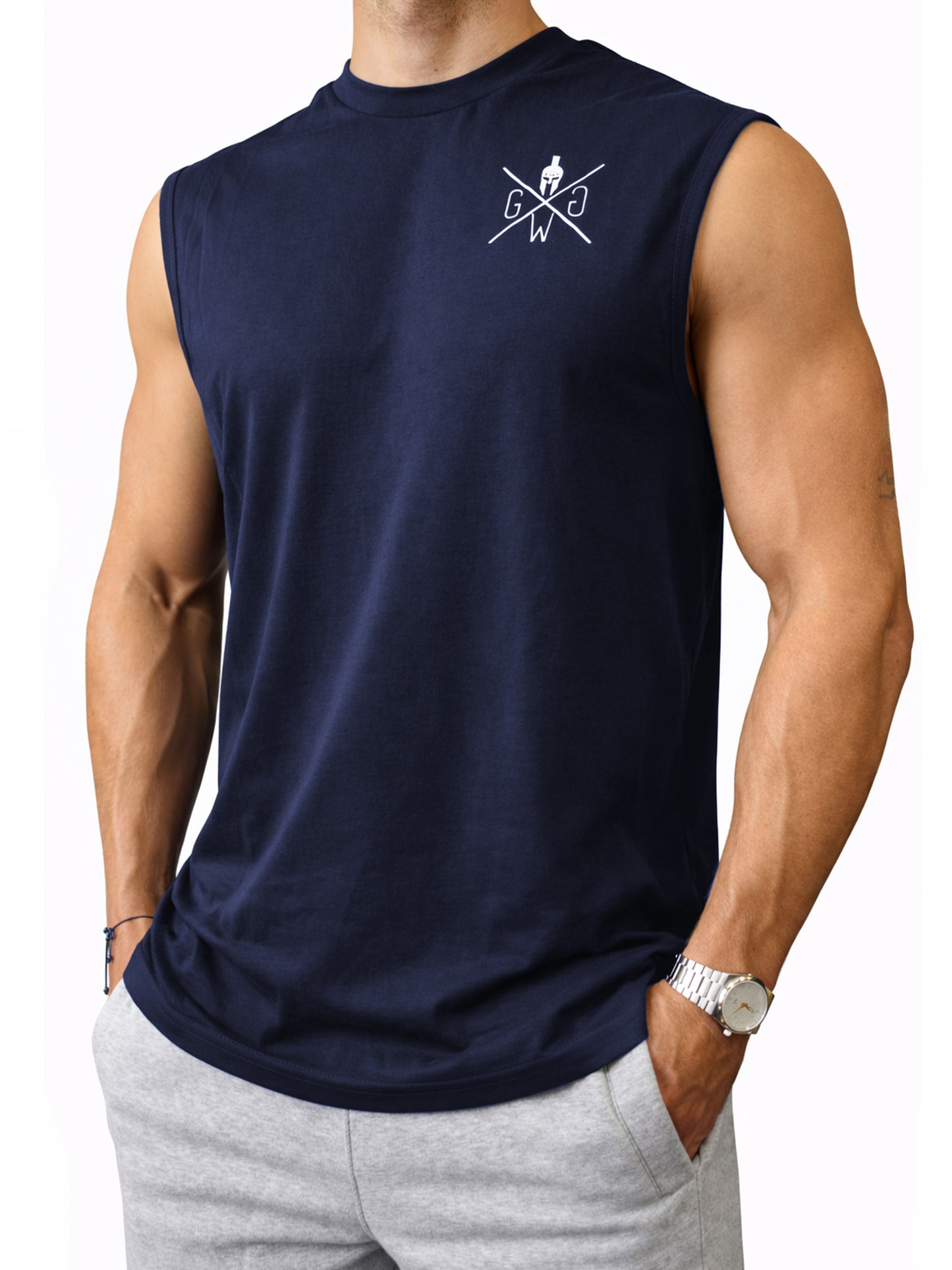 Fitness Tank Top Navy Blau – Gym Generation Herren Tank mit feuchtigkeitsableitendem Material, schweißresistent und ideal für intensive Trainingseinheiten.