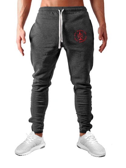 Stylische und funktionale Gym Hosen von Gym Generation mit rotem Logo und athletischer Passform