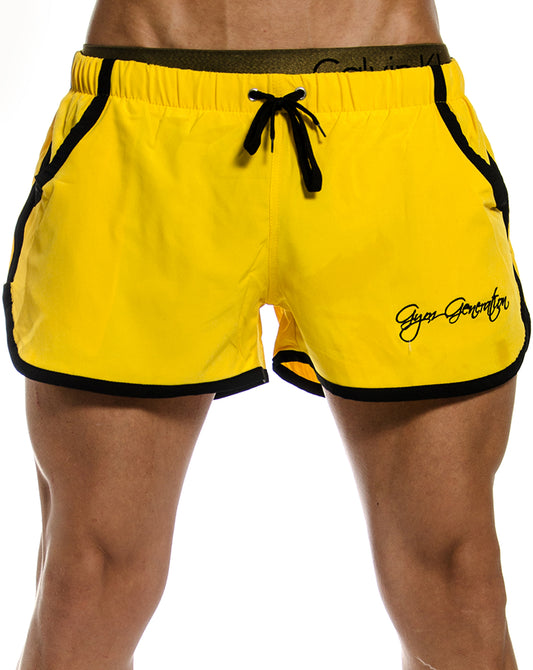 Gelbe Zyzz Shorts von Gym Generation, aus leichtem und atmungsaktivem Polyester, ideal für intensives Training und Freizeit.