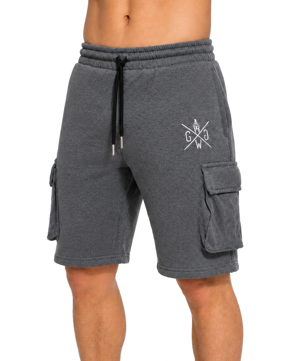 Gym Generation Maverick Cargo Shorts Herren in Anthrazit in schräger Frontansicht mit sportlichem Fit und Cargo-Taschen