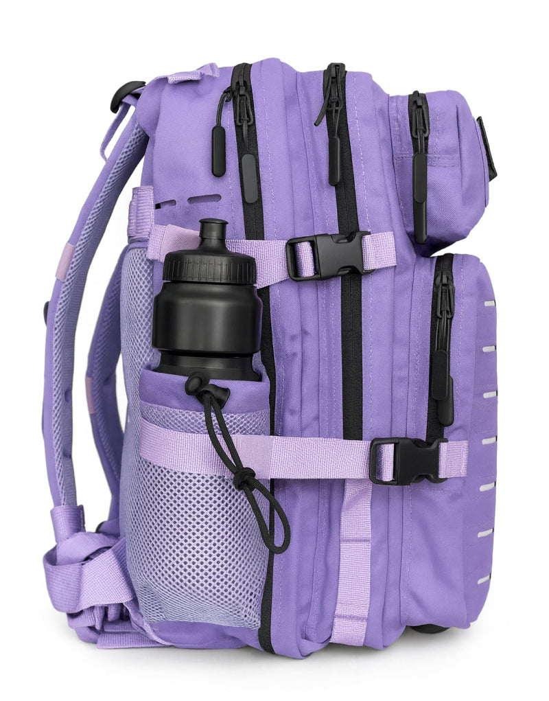 Lavendelfarbener Gym Generation Explorer Fitness Rucksack mit seitlicher Netztasche für Trinkflaschen, mehreren Reissverschlussfächern und Kompressionsriemen – robustes Gym Bag für Training