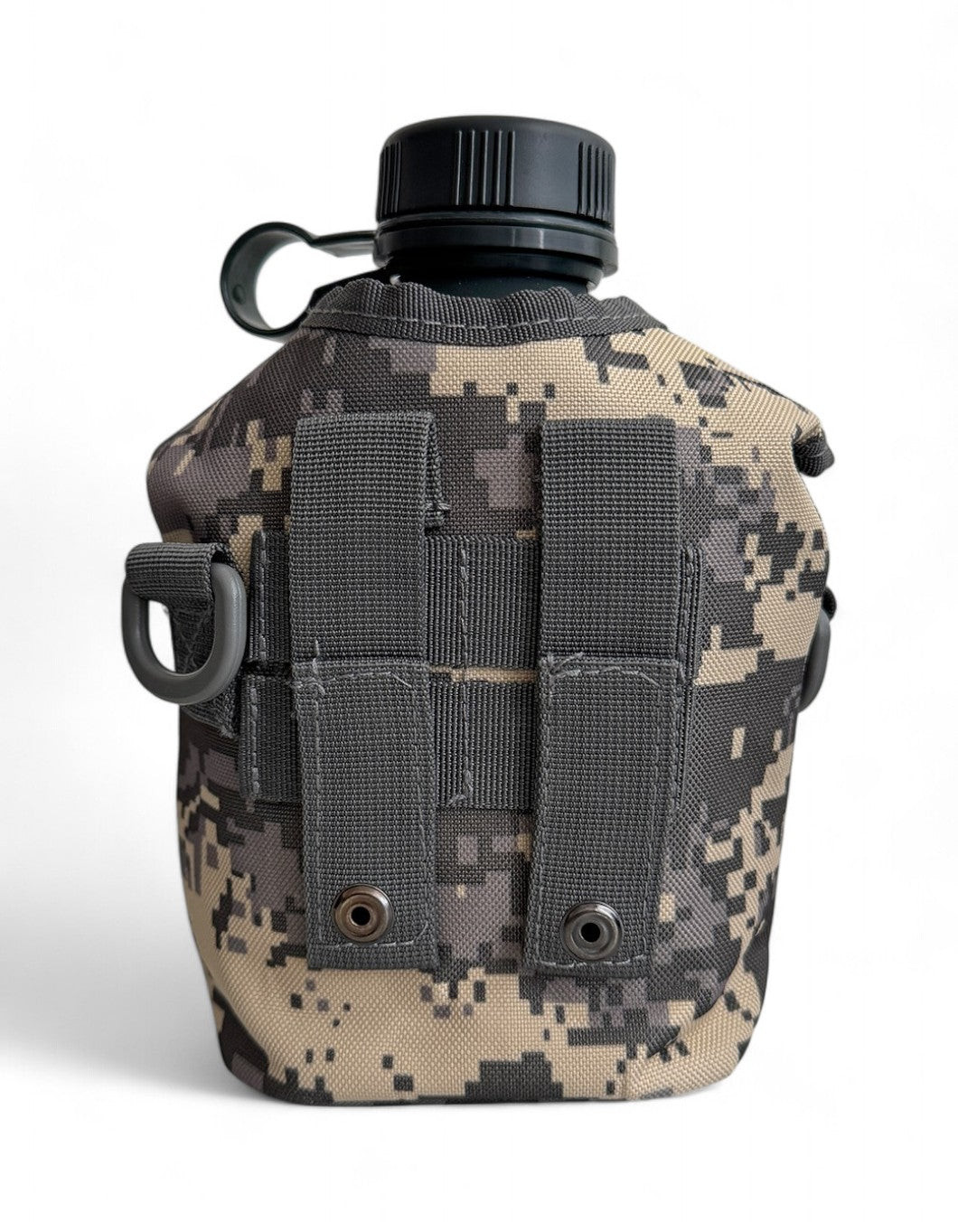 Feldflasche mit Klettfläche Camo– 1L Flasche von Gym Generation, strapazierfähig und individualisierbar, ideal für Gym, Reisen und Outdoor-Aktivitäten.