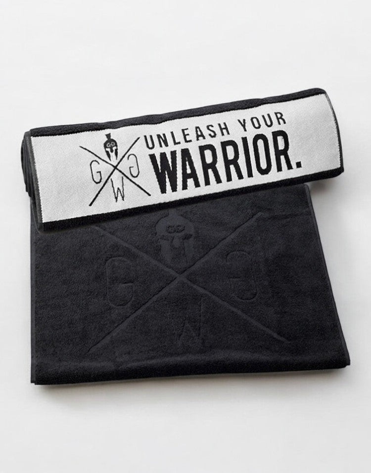 Gym Generation Sporthandtuch in Schwarz mit ‚Unleash Your Warrior‘-Aufdruck – Hochwertiges Fitness Handtuch aus OEKO-TEX®-zertifizierter Baumwolle