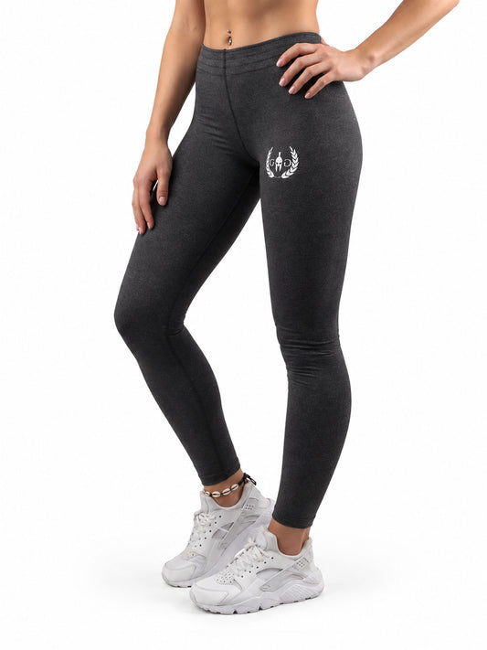 Fitness Leggings Damen Dunkelgrau in der Vorderansicht, fein meliert, mit weissem Gym Generation Logo am Oberschenkel