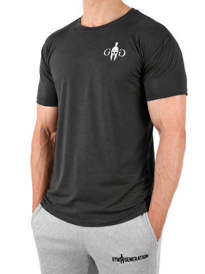 Dunkelgraues Gym T-Shirt Herren von Gym Generation in seitlicher Frontansicht mit weissem Brustlogo und athletic Fit