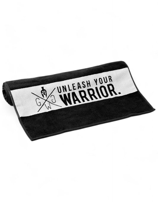 Gym Generation Sporthandtuch in Schwarz mit "Unleash Your Warrior"-Logo
