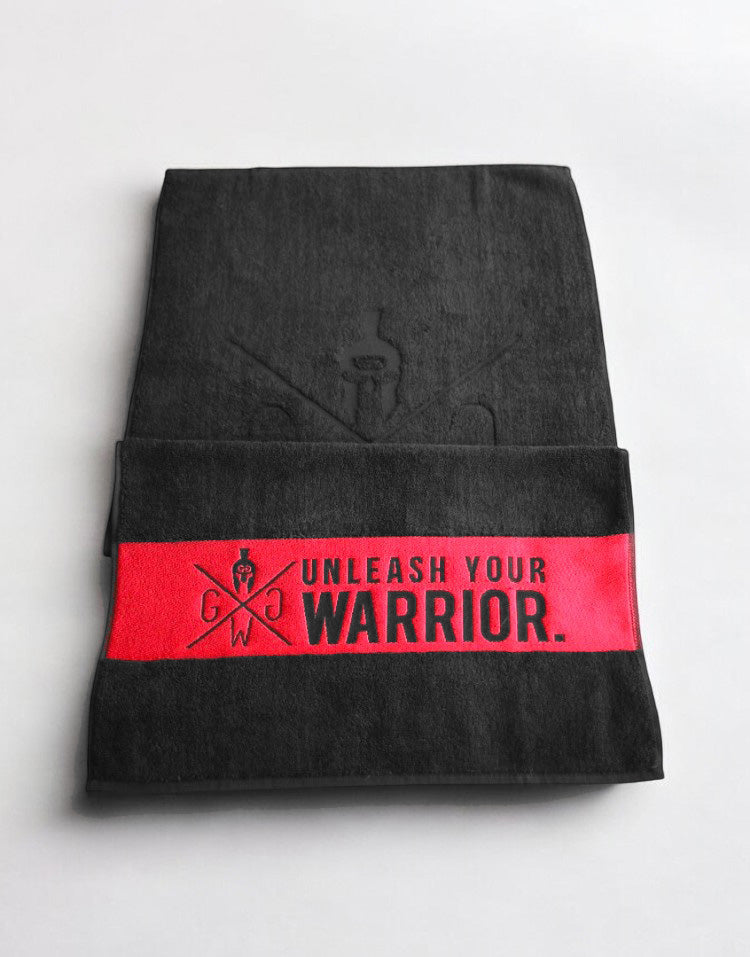 Zertifiziertes Sporthandtuch von Gym Generation mit ‚Unleash Your Warrior‘-Print – Perfektes Fitness Handtuch für dein Workout