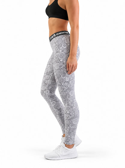 Fitness Leggings Damen Grau mit Mandala-Zeichnung in der Dreiviertelansicht, Gym Generation
