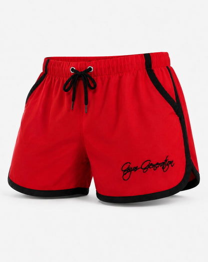 Rote Zyzz Shorts für Herren von Gym Generation mit schwarzen Kontraststreifen, Kordelzug und Logo in seitlicher Produktansicht.