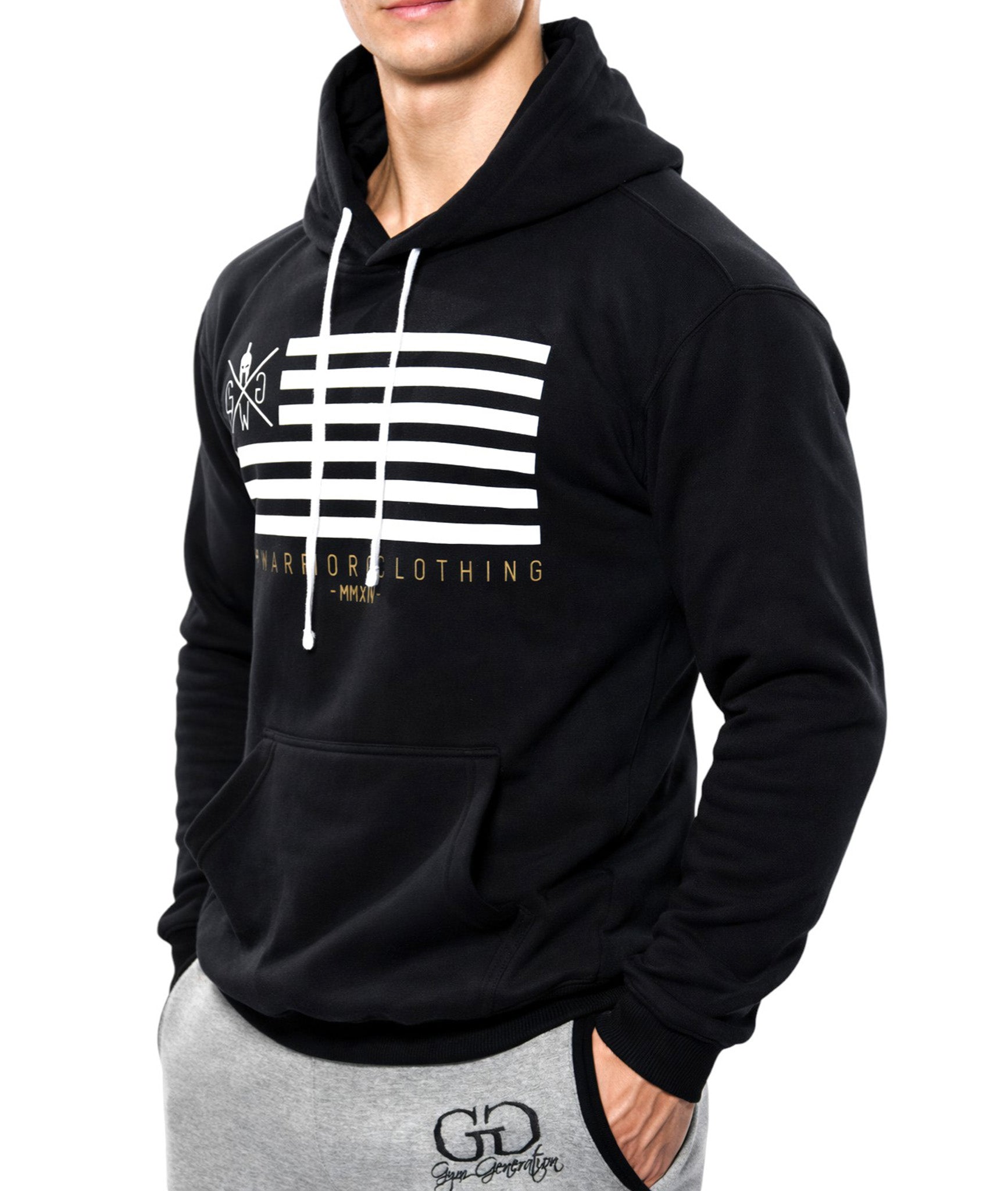 Schwarzer Gym Generation Herren Hoodie Seitenansicht mit Flaggen-Design, Premium Gym Hoodie für Krafttraining, Fitness Lifestyle und Streetwear