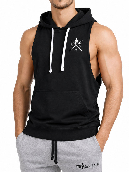 Schwarzes Kapuzen Tank Top für Herren von Gym Generation in schräger Ansicht – ärmelloser Fitness Hoodie mit sportlichem Schnitt und markantem Brustlogo