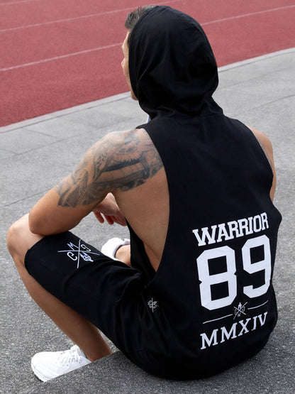 Schwarzes Kapuzen Tank Top für Herren von Gym Generation in Outdoor-Rückansicht – ärmelloser Fitness Hoodie mit großem Warrior 89 Backprint beim Workout
