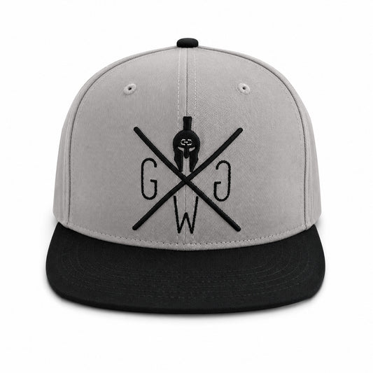 Graue Snapback Cap Classic von Gym Generation in der Frontansicht mit schwarzem Schirm und schwarzem Stick