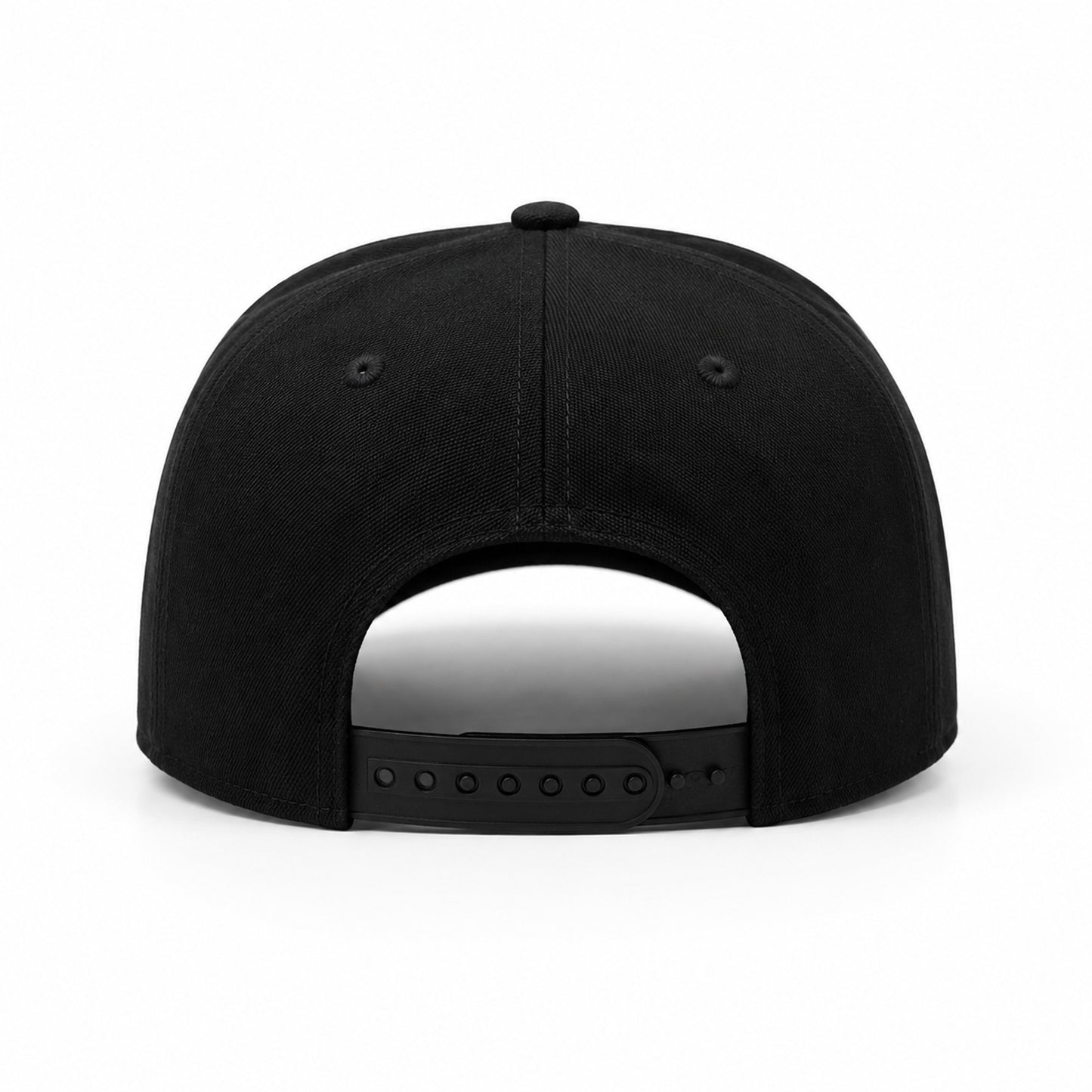 Snapback Cap Schwarz von Gym Generation in der Rückansicht mit verstellbarem Snapback-Verschluss und Ösen