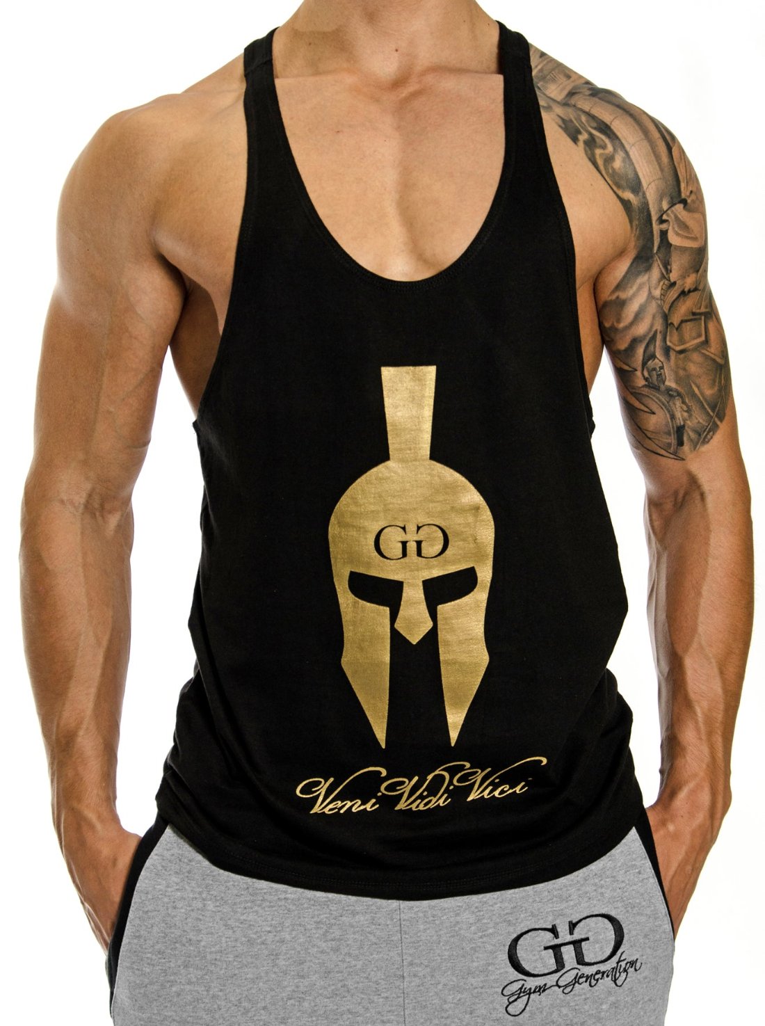 Schwarzes Stringer Tank Top 'Veni Vidi Vici' mit goldenem Spartaner Helm Print – Vorderansicht