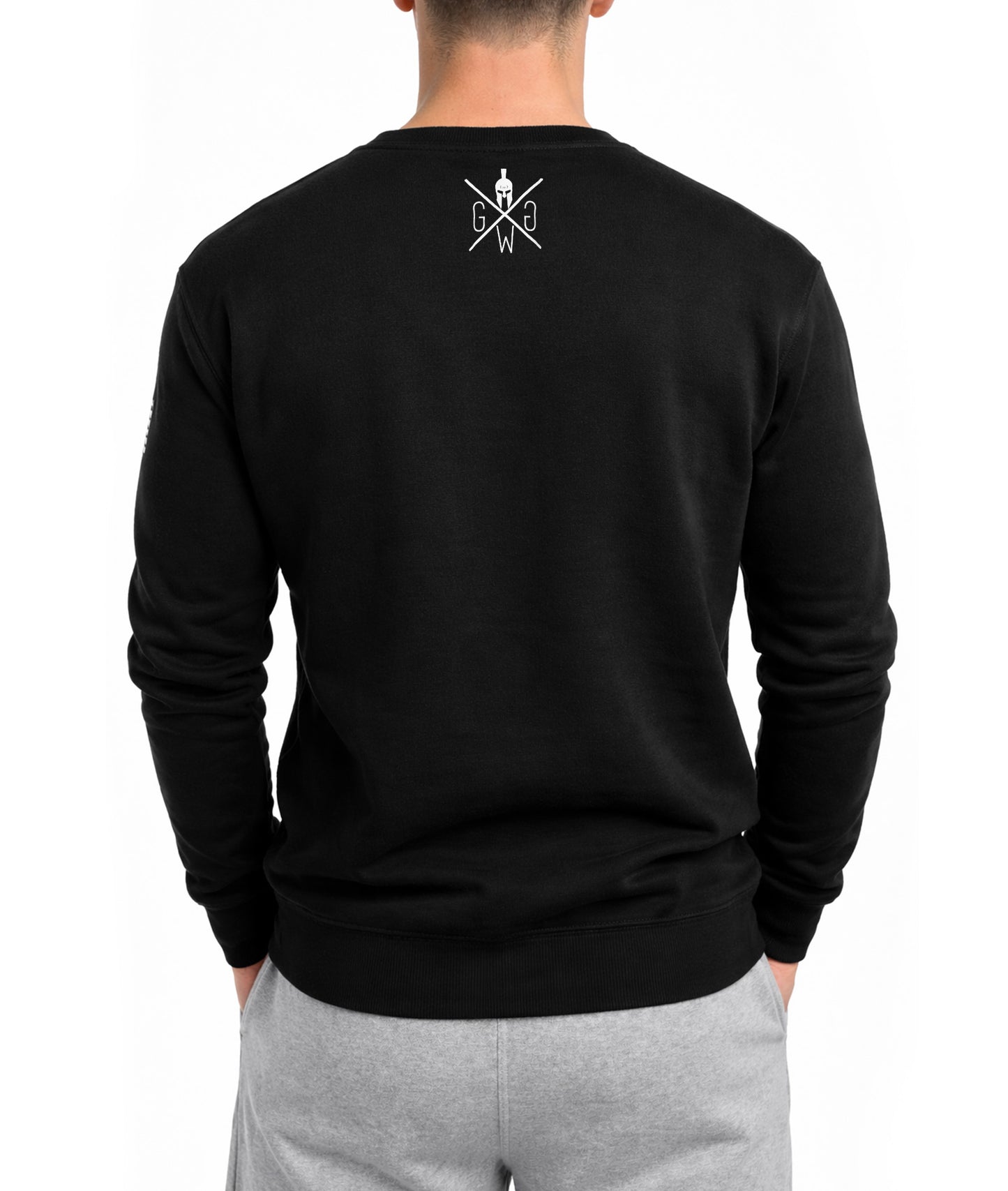 Schwarzes Gym Generation Warrior Sweatshirt Rückansicht, minimalistisches Logo am oberen Rücken, athletische Passform für Krafttraining und Gym Wear 