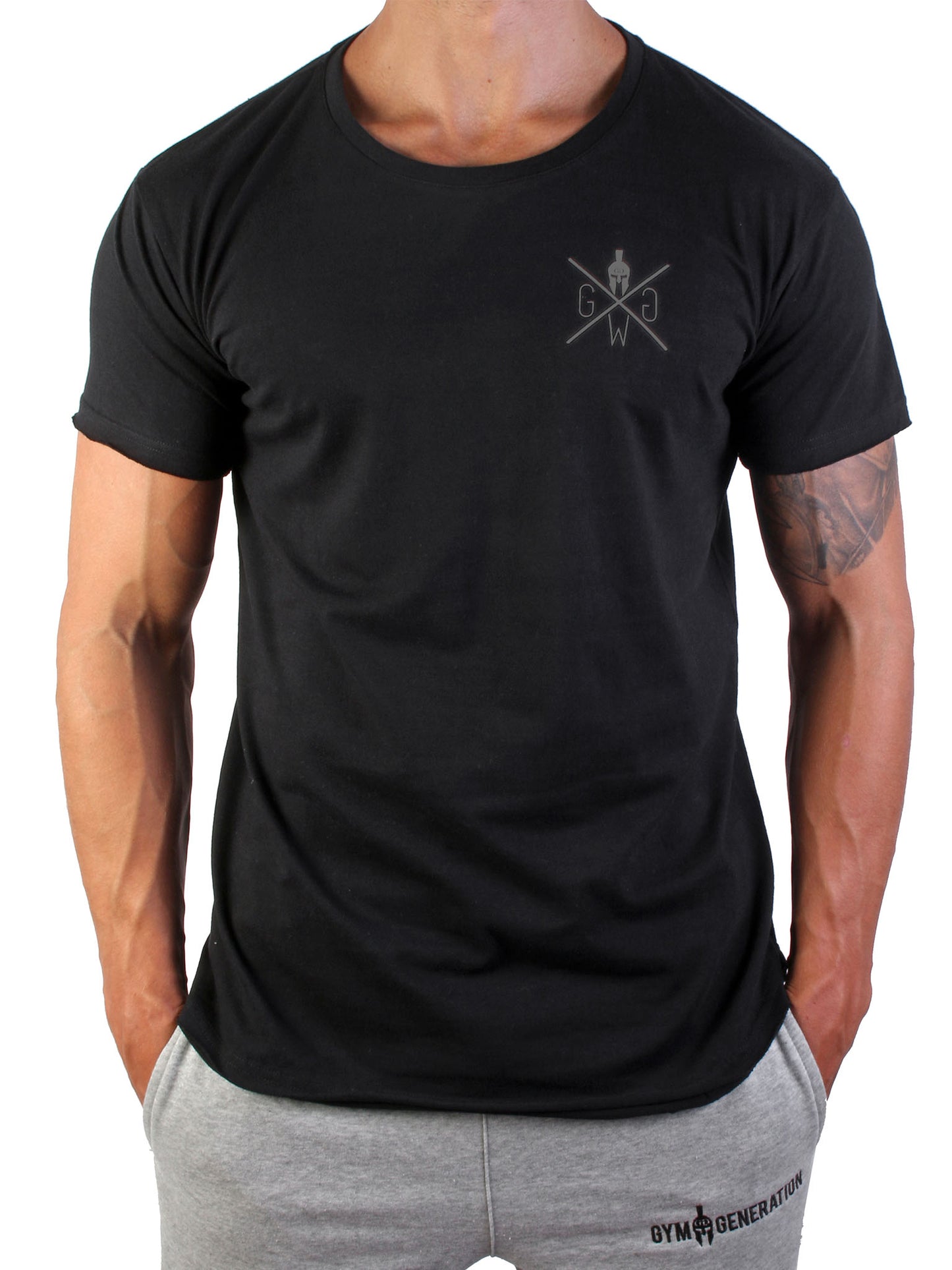 Gym Generation T-Shirt in Schwarz mit dem dezenten Gym Generation Logo auf der Brust.