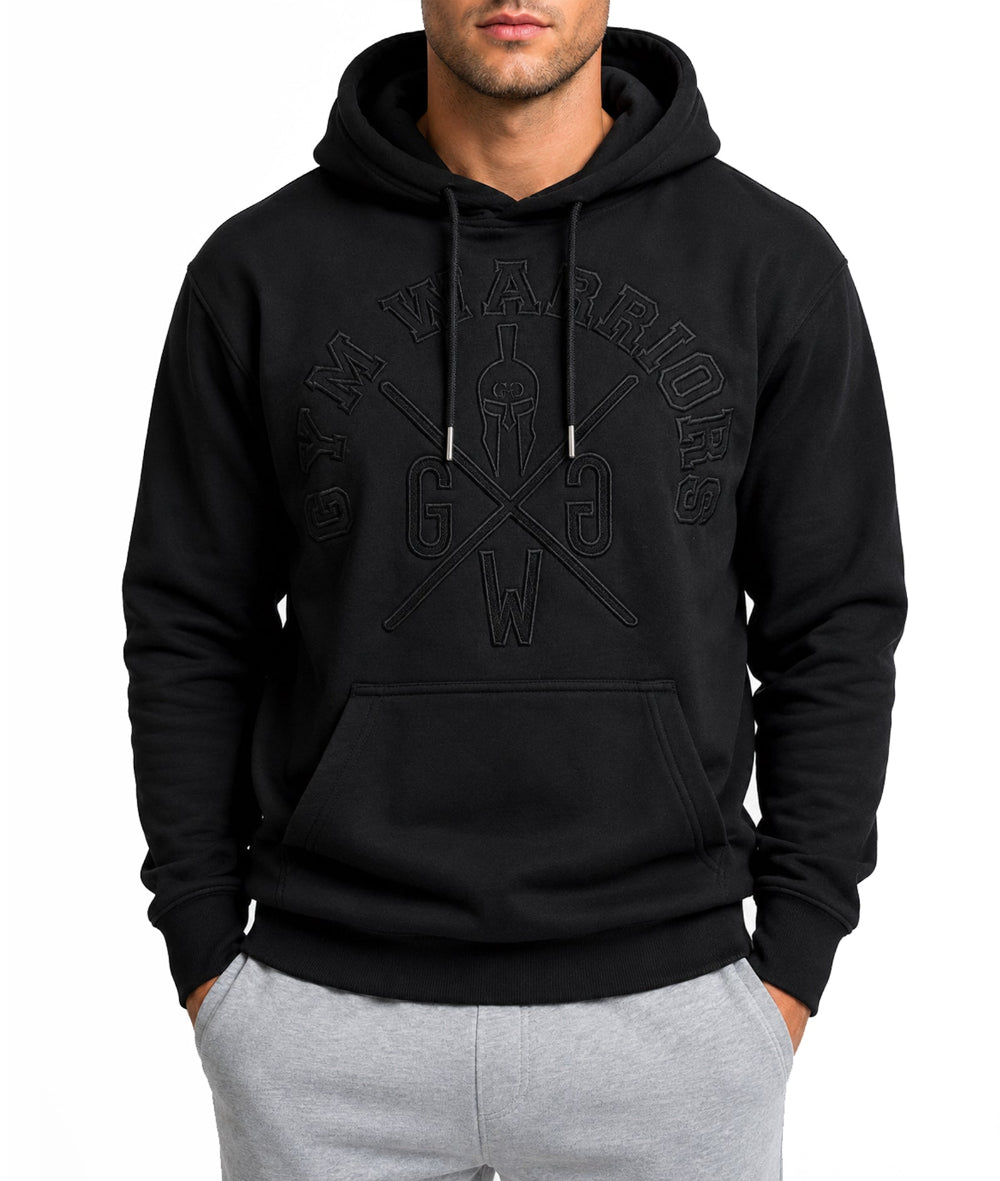 Schwarzer Gym Warriors Hoodie für Herren von vorne mit Kapuze, Kängurutasche und schwarzer Logo-Stickerei