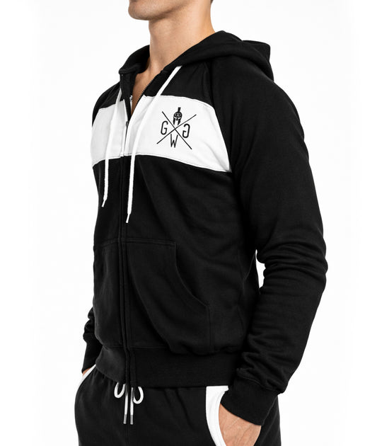 Schwarzer Gym Zipper Hoodie für Herren von Gym Generation in Seitenansicht mit weißem Chest Panel und Logo, hochwertiger Fitness Hoodie für Krafttraining, Bodybuilding, Streetwear und Performance Gym Wear