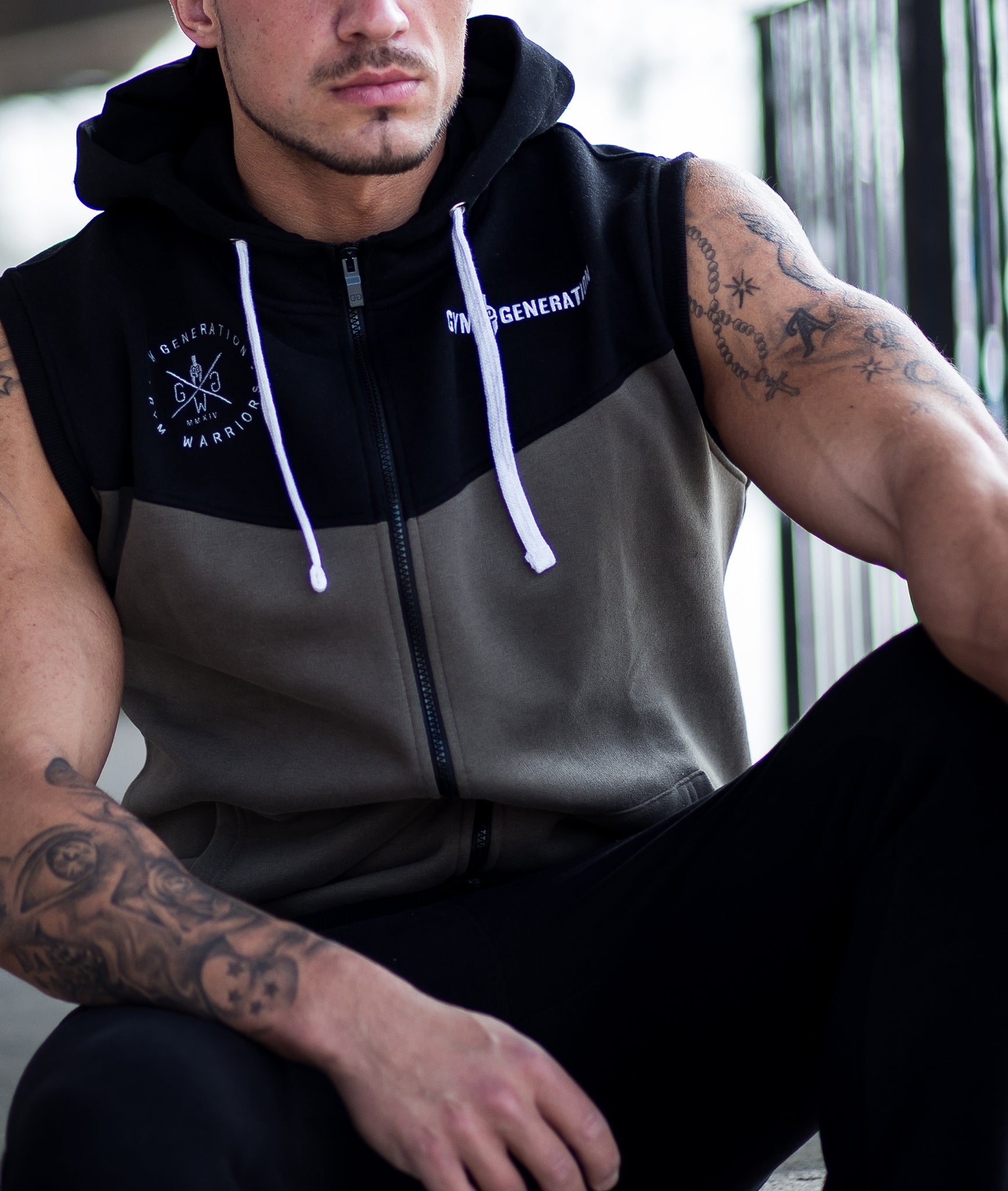 Fitness Hoodie ohne Ärmel Olive für Herren 