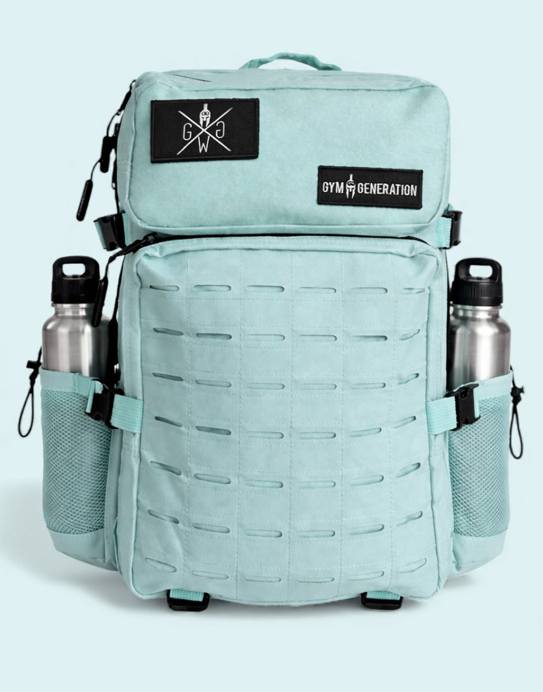 Gym Generation Gym Rucksack in Arctic Mint als Lifestyle-Shooting – moderner Fitness- und Alltagsrucksack mit grossem Stauraum