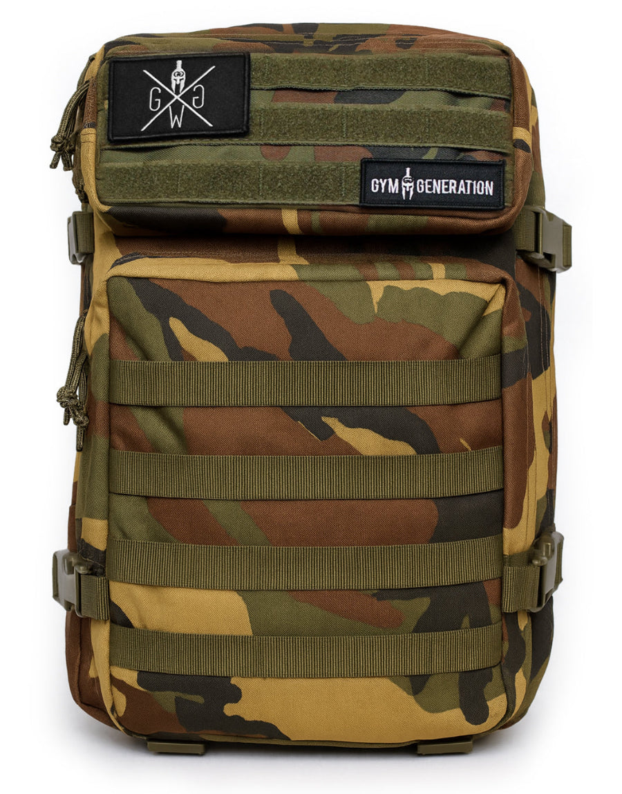 Gym Generation Camo Rucksack mit 45L Volumen aus spritzwassergeschütztem Polyester, MOLLE- und Klettfläche für Patches – robuster Fitness- und Outdoor-Backpack