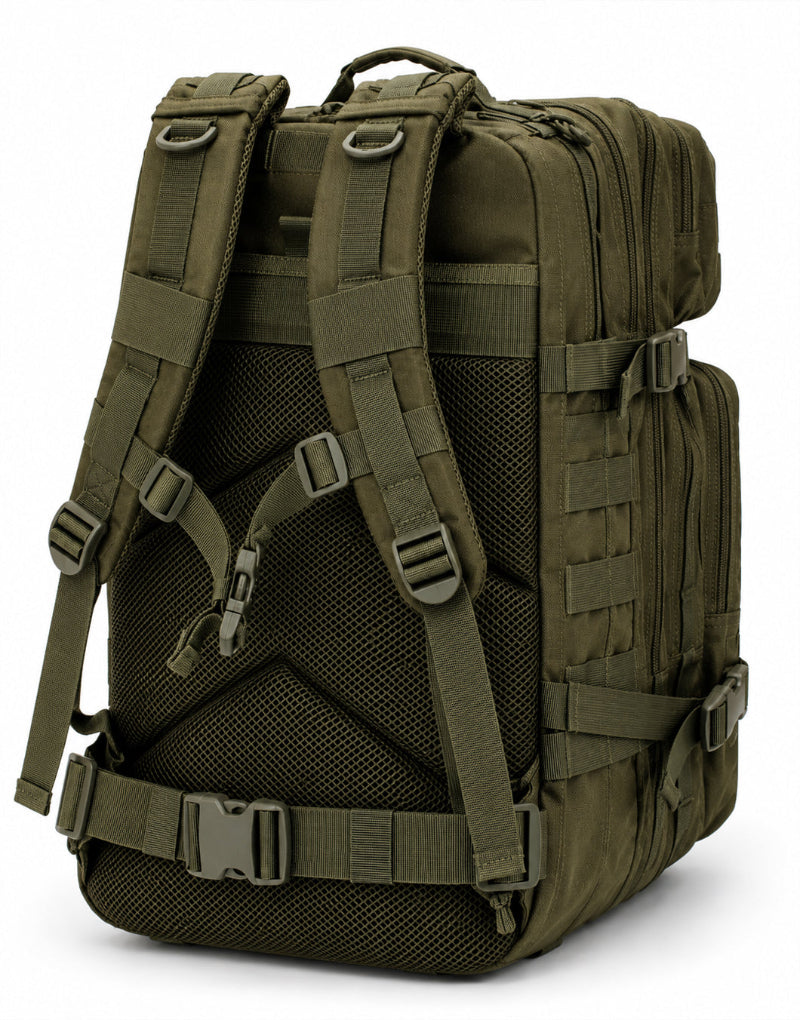 Gym Generation Fitness Rucksack Adventurer in Olive, schräge Rückansicht mit gepolsterten Schulterträgern, Mesh-Rückenpolsterung und Hüftgurt
