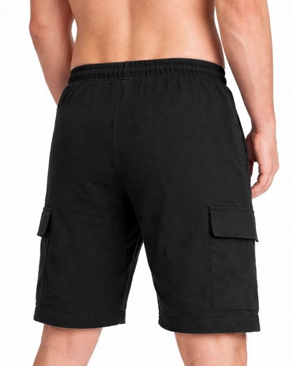 Rückansicht der schwarzen Cargo Fitness Shorts für Herren von Gym Generation mit aufgesetzten Seitentaschen und elastischem Bund