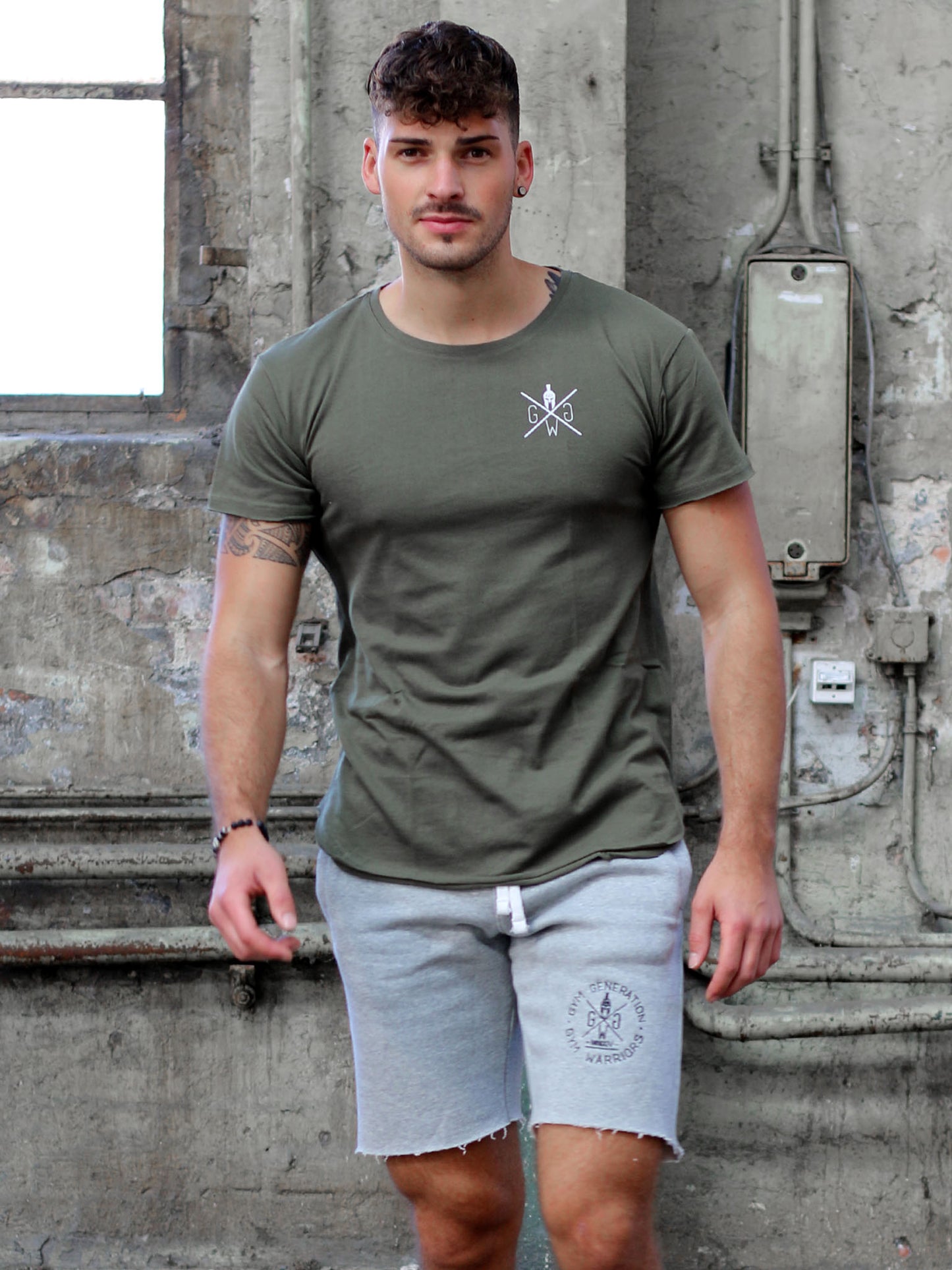 Sport T-Shirt in Olive von Gym Generation aus Baumwolle.