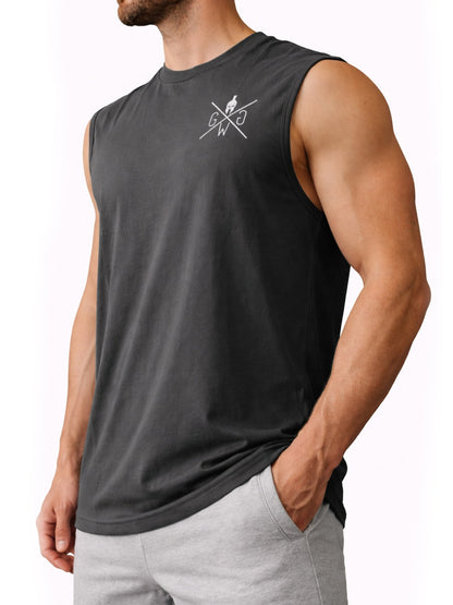 Seitenansicht des dunkelgrauen Herren Gym Tank Tops mit Brustlogo von Gym Generation