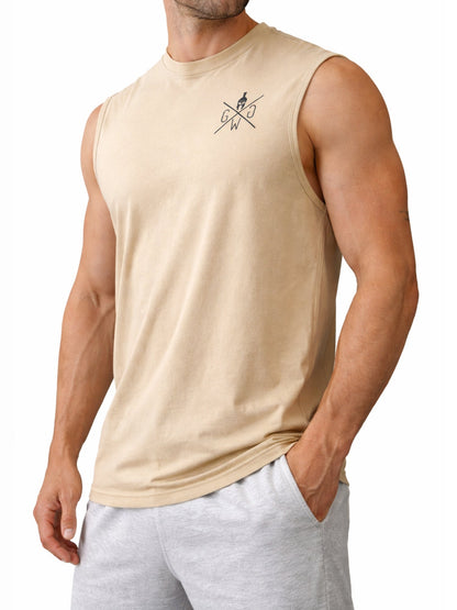 Seitliche Ansicht des Off-White Herren Gym Tank Tops von Gym Generation mit kleinem Brustlogo