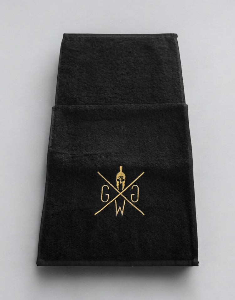 Gym Towel in kompaktem Design (30x90 cm) mit goldener Logo Stickerei für Fitness und Yoga
