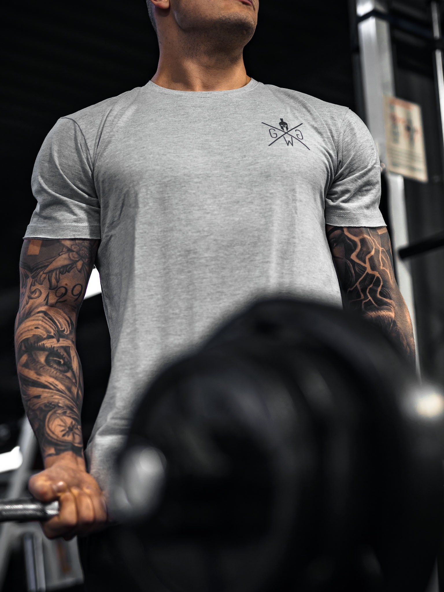 Vielseitiges und bequemes graues T-Shirt von Gym Generation, ideal für Fitnessstudio und Alltag.