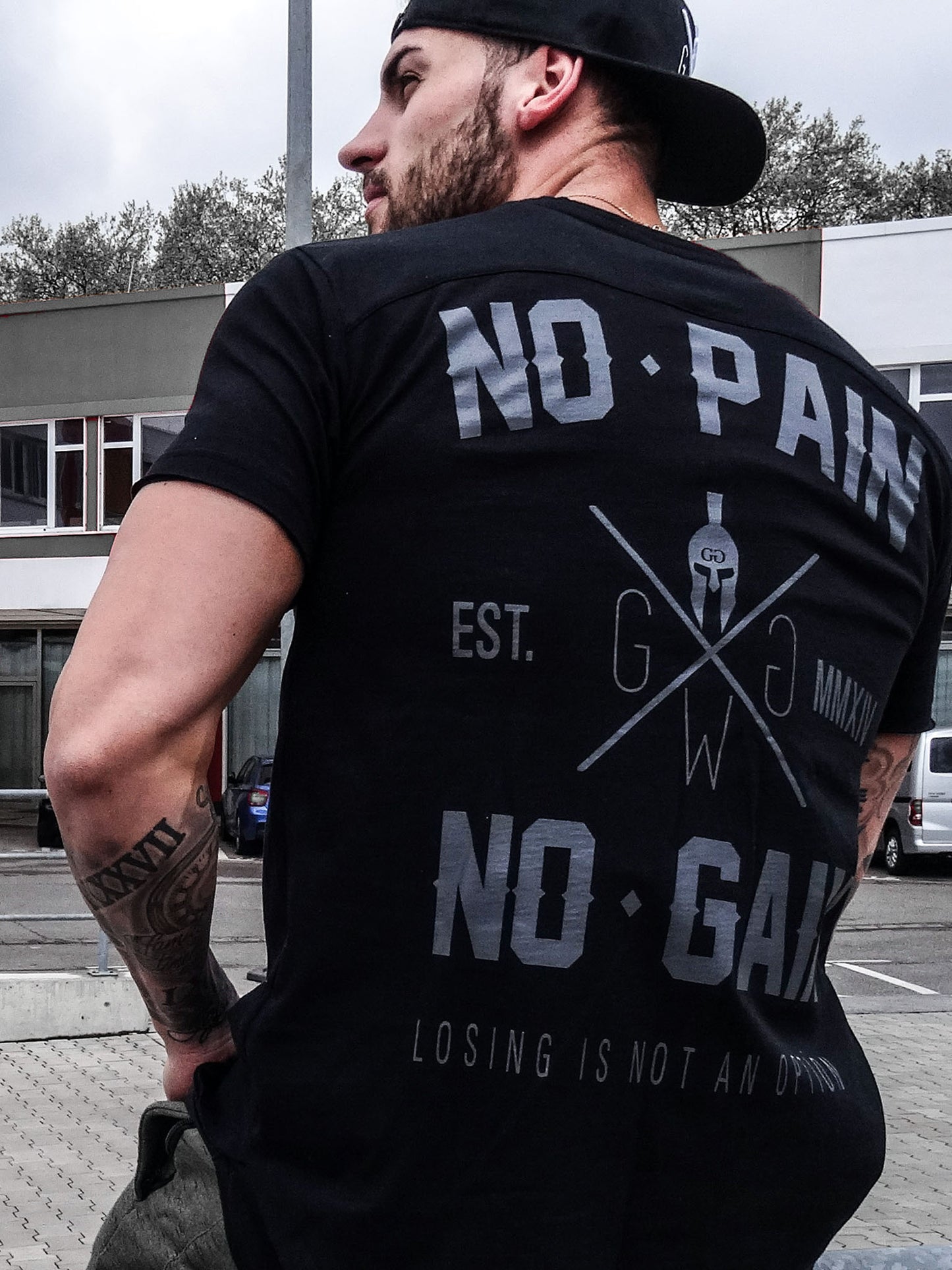 Bequemes und stilvolles "No Pain No Gain" T-Shirt, perfekt für die Workout-Garderobe.