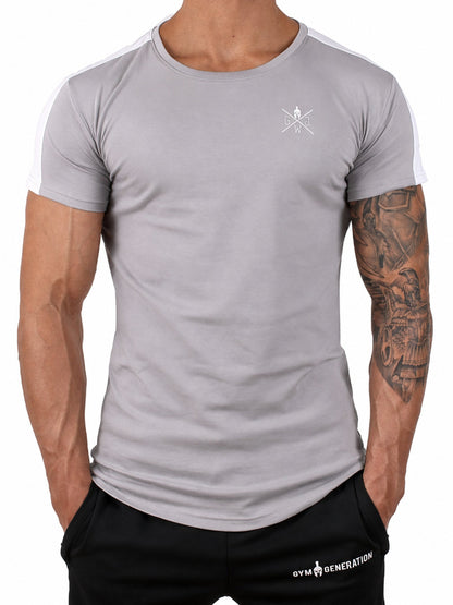 Graues Fitness T-Shirt Herren von Gym Generation in Frontansicht, athletic Fit mit weissem Brustlogo und Schulterstreifen