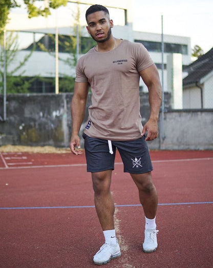 Herren Gym Shorts in Dunkelgrau – komfortable kurze Sporthosen aus Premium-Stretch-Material, ideal für intensive Workouts und lässige Freizeitlooks.