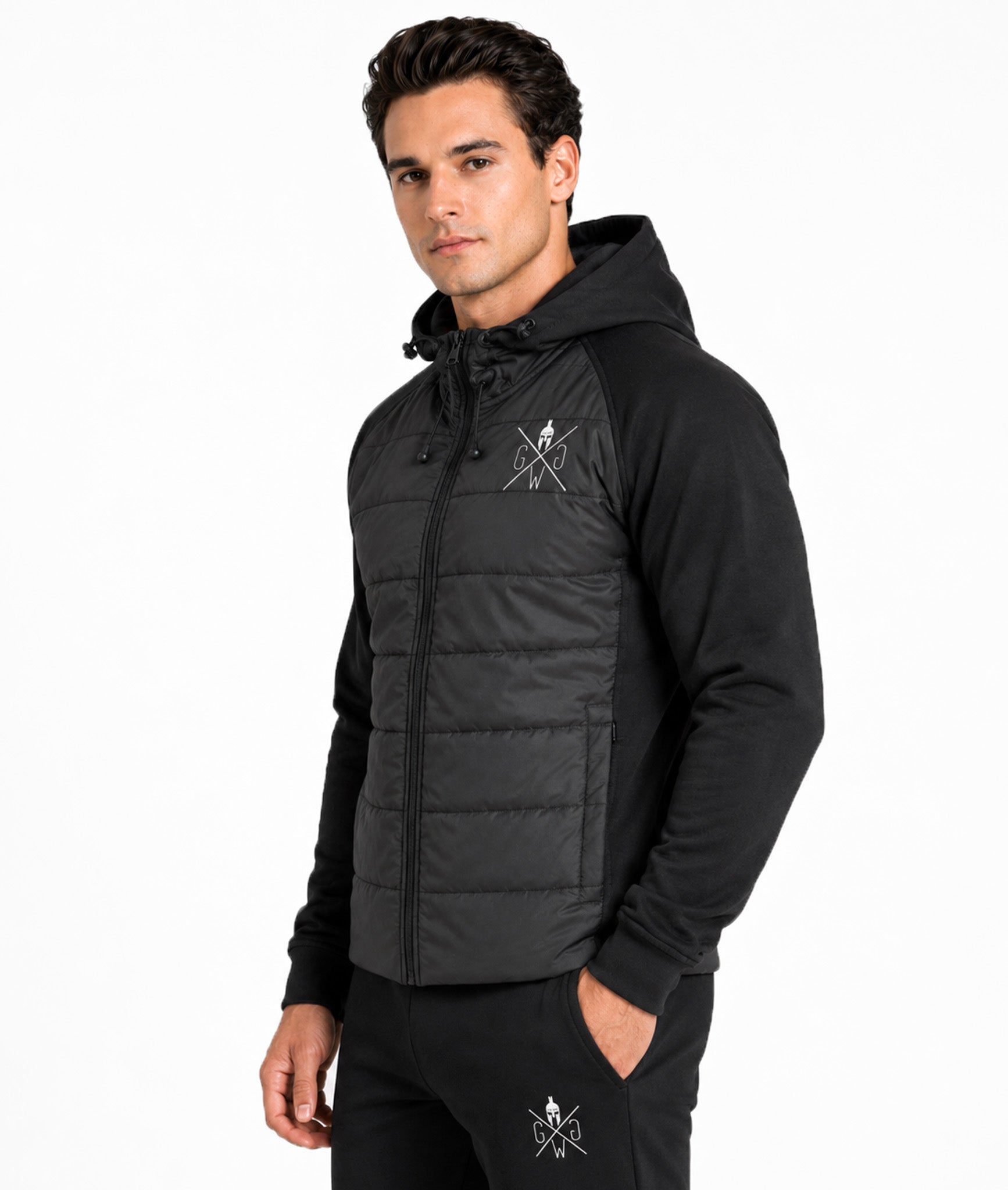 Herren Sportjacke von Gym Generation in Schwarz als Hybrid Athlete Jacket mit Kapuze für Gym, Fitness, Running und Streetwear