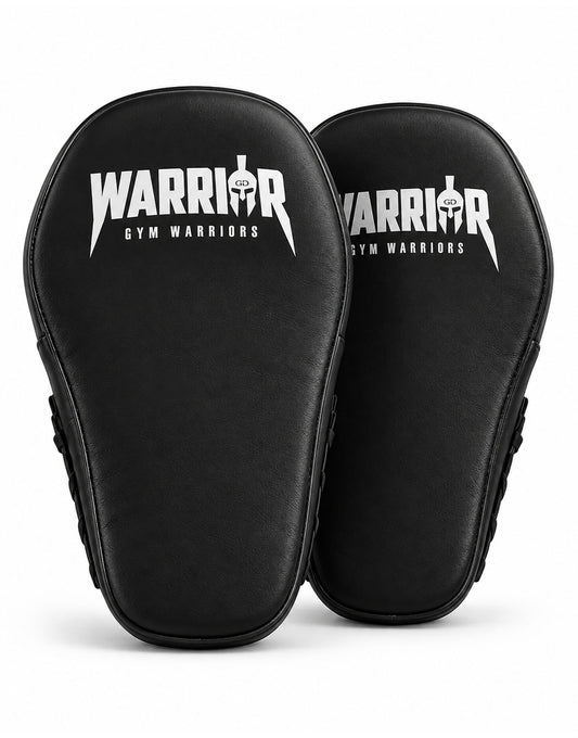 Paire de paos avec support d’avant-bras, surfaces allongées en cuir noir avec logo Warrior blanc – Gym Generation