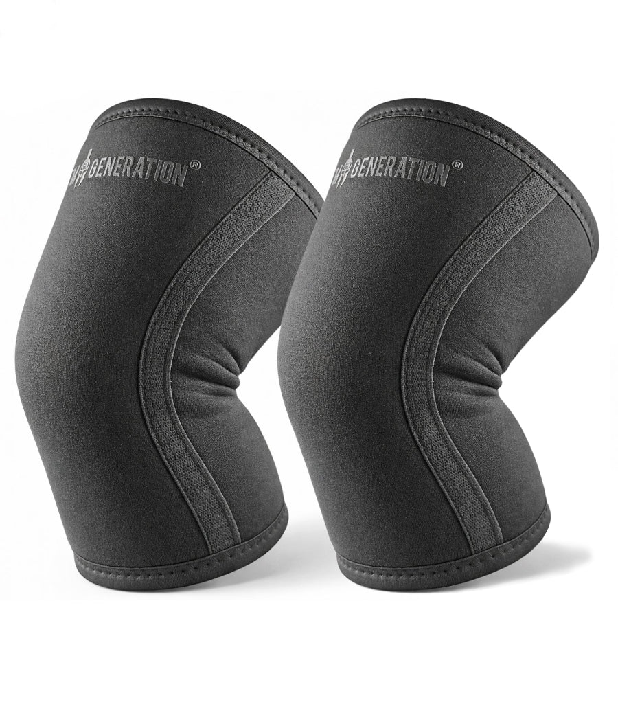 Kniebandage Bodybuilding aus 7 mm Neopren in Schwarz, Frontansicht mit Gym Generation Logo in Schwarz