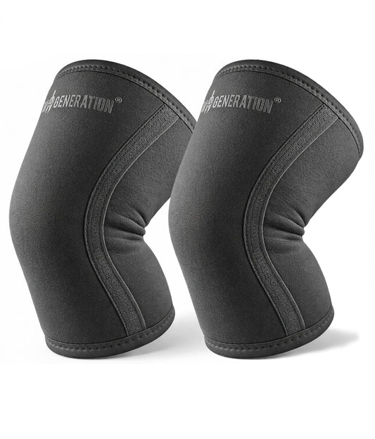 Kniebandage Bodybuilding aus 7 mm Neopren in Schwarz, Frontansicht mit Gym Generation Logo in Schwarz