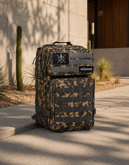 Gym Generation Militär Rucksack Adventurer in ACU Camo, freistehend Outdoor mit MOLLE-System, Patches und taktischem Gym Backpack Design