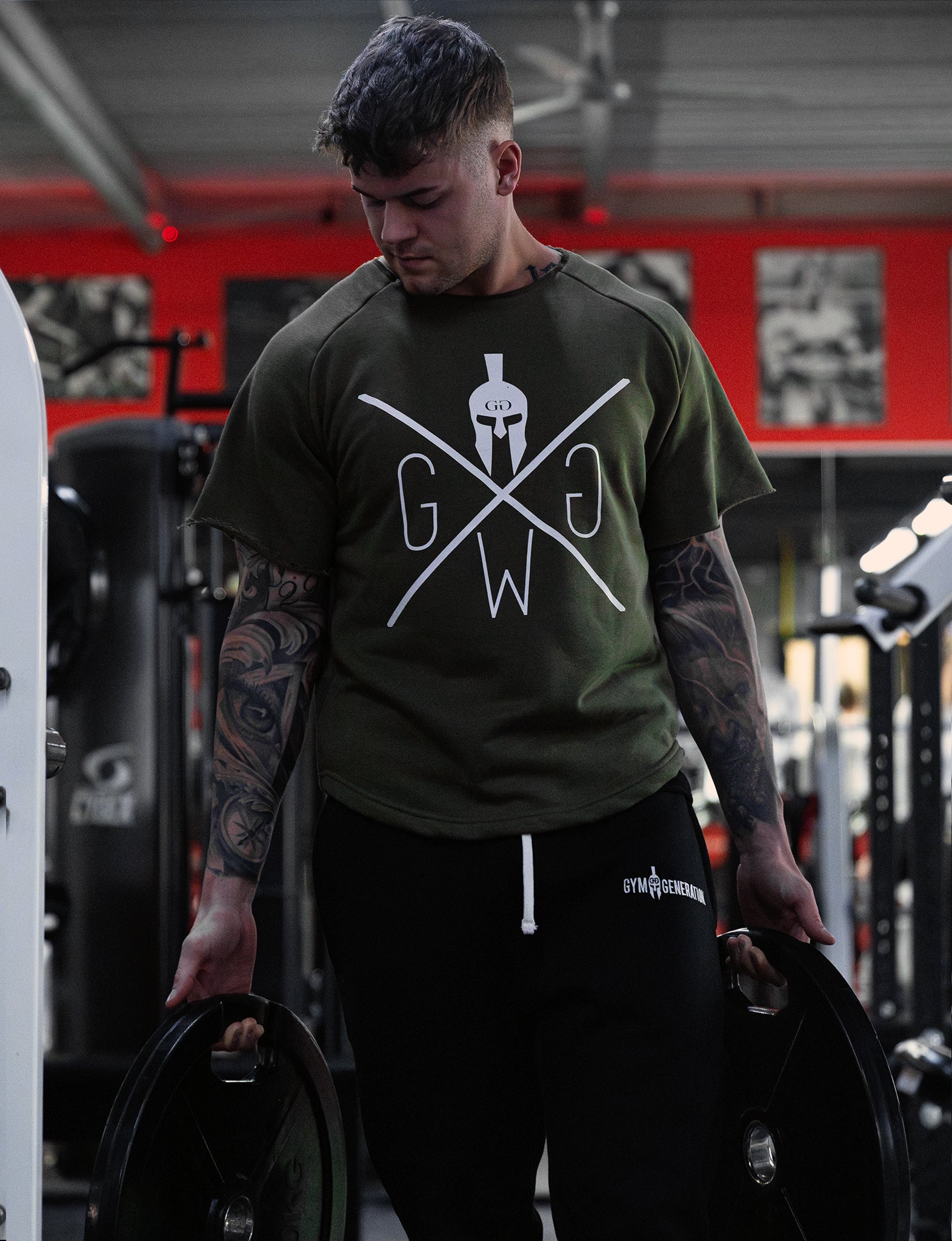 Oversized Bodybuilding T-Shirt in Olive, perfekt für sportliche Aktivitäten und lässige Outfits.